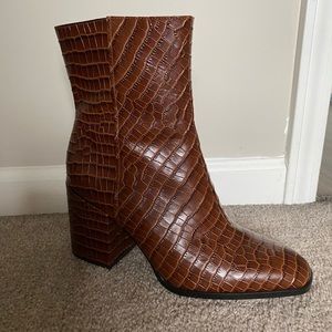 Boots (sz 10)